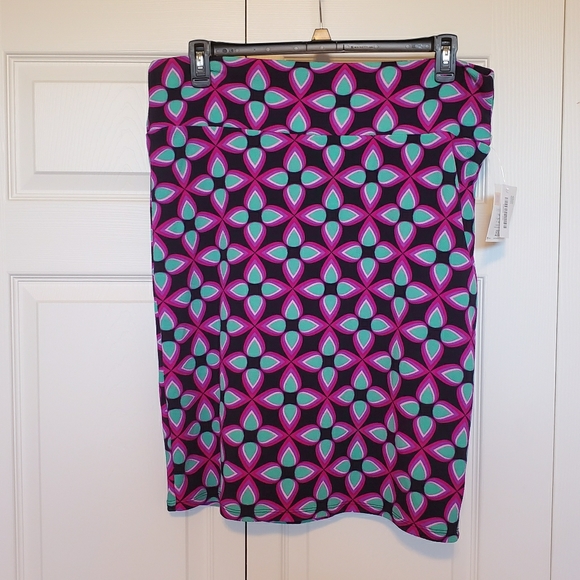 Pencil skirt, never worn, can fit 2XL- 3XL - Picture 1 of 5